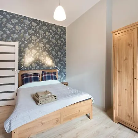 Lovely Down Town By The Motlawa River Gdańsk